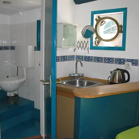 Hotel Boat & Breakfast Alhena