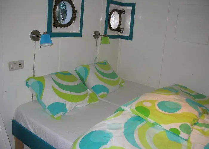 Boat & Breakfast Alhena Amsterdam