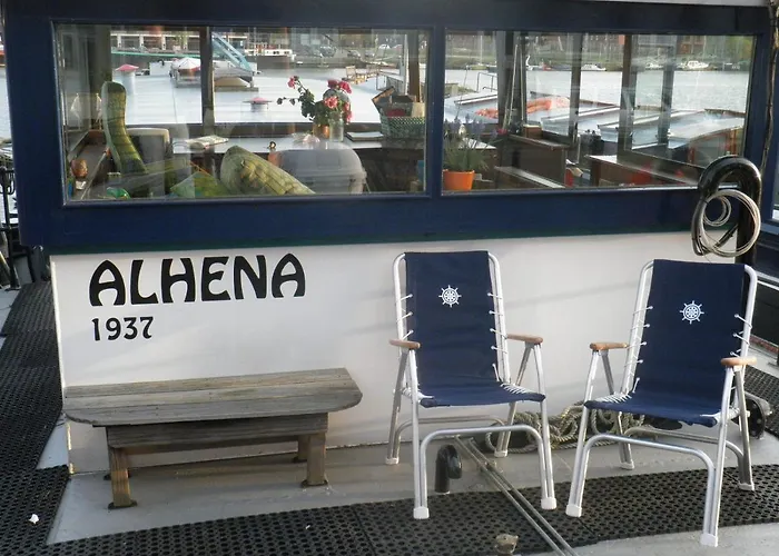 Boat & Breakfast Alhena Hotel