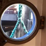 Boat & Breakfast Alhena Hotel